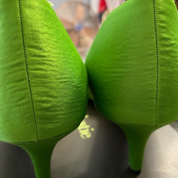 Shoes - Picture 4 of 5